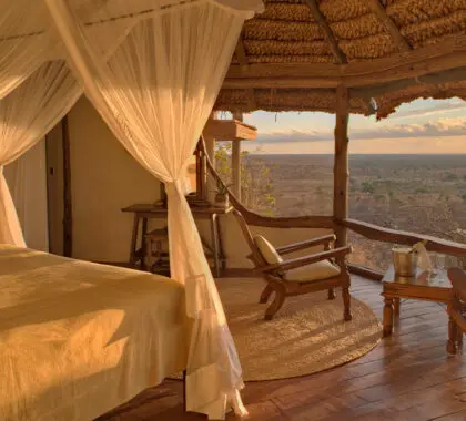 Elsa's Kopje es uno de los lodges más románticos de Kenia, situado en el corazón de la Reserva de Caza de Shaba. | Elsa's Kopje