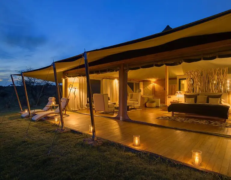 Natural tones and textures blend seamlessly with the outside landscape, but retain a contemporary and stylish edge.