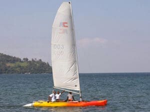 Desde el hotel se puede disfrutar de paseos en barco, piragüismo e incluso ir de isla en isla.