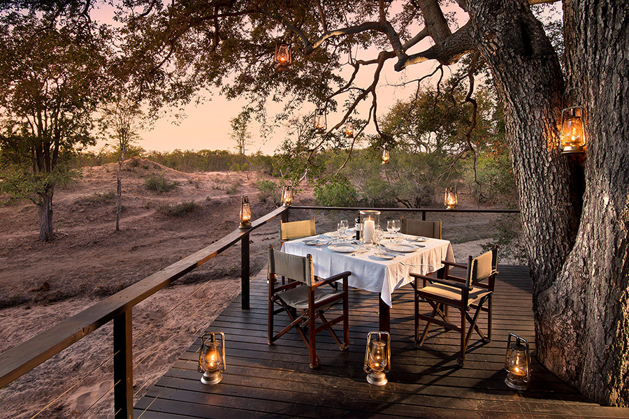 family-suite-dining-at-luxury-andbeyond-ngala-safari-lodge-close-to-kruger-national-park-in-south-africa