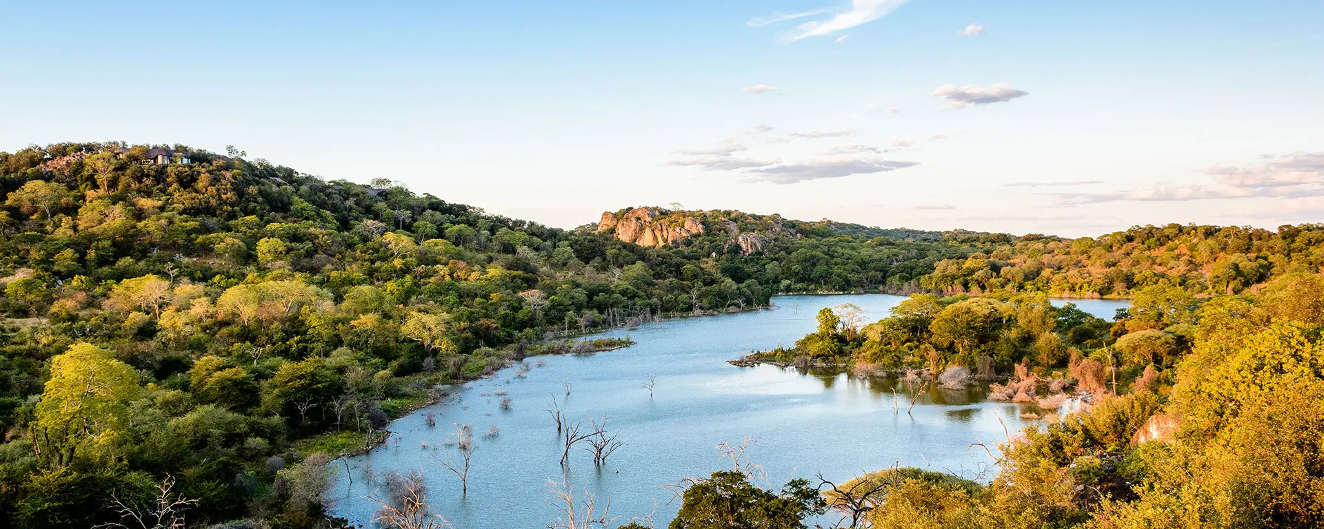 Yosh homilador ayol bilan porno tomosha qiling Rus tilidagi porno. Mushukni yalash