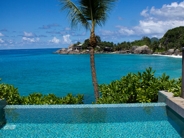 Wake up to dazzling ocean, blue skies and perhaps a refreshing dip in your infinity pool.
