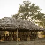 Exterior de la zona principal del campamento Kigelia