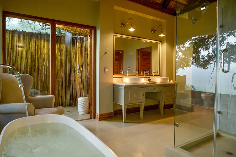 lion_sands_narina_lodge_3_suite_bathroom-21
