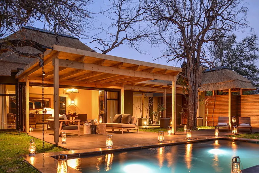 lion_sands_tinga_lodge_3_hinkweni_villa_evening_exterior_view_