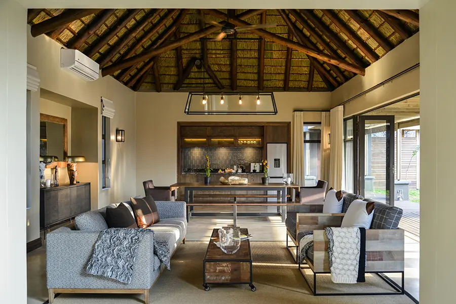 lion_sands_tinga_lodge_3_hinkweni_villa_open_plan_living_area