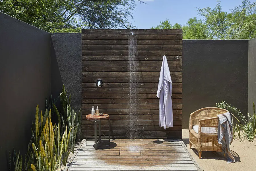 lion_sands_tinga_lodge_hinkwenu_residence_outdoor_shower
