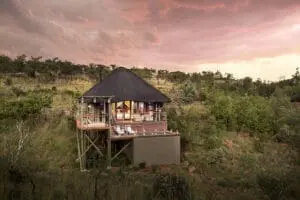 Suite de luna de miel en el Mhondoro Safari Lodge.