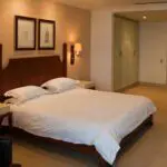 Las lujosas suites de 1 dormitorio disponen de cama extragrande y cuarto de baño privado con bañera, ducha y secador de pelo.