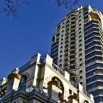 Situado en el moderno distrito comercial y de negocios de Sandton, en Johannesburgo, el Michelangelo Towers Hotel es un sofisticado hotel que ofrece vistas panorámicas del horizonte de Sandton.