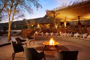La zona perfecta para reunirse después de los safaris.