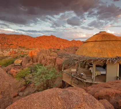 mowani_mountain_camp-Exterior-of-bedroom