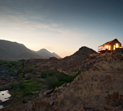 Returning at dusk from a game drive, you can look forward to a lamp-lit suite & pre-dinner drinks.