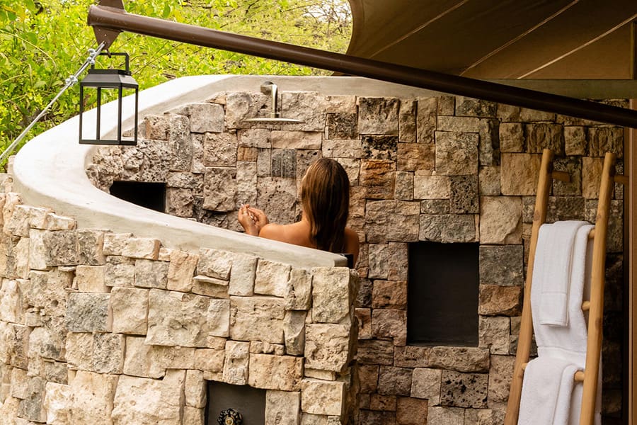 onguma_tented_camp_outdoor_shower3