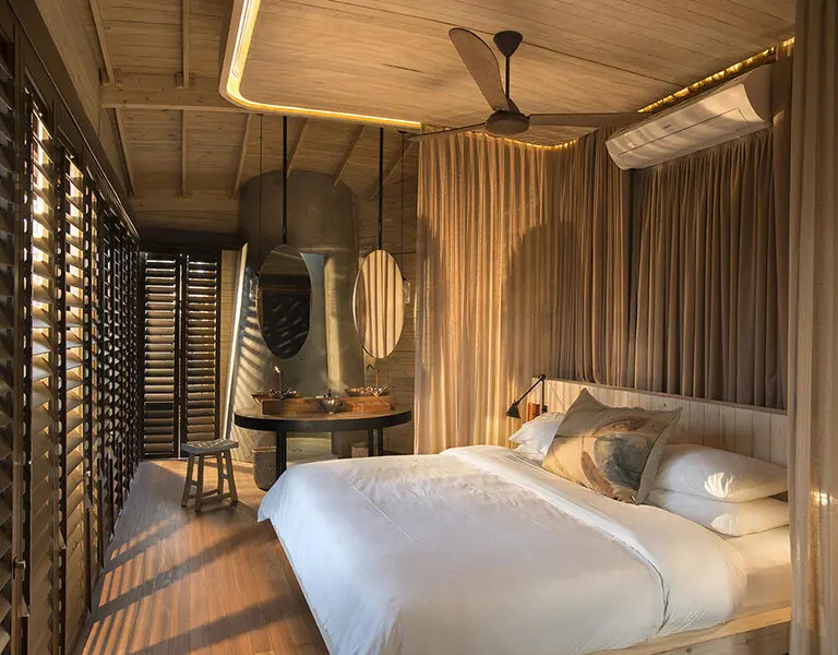 sandibe-okavango-safari-lodge-suite-interior