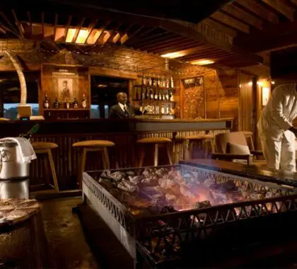 Situado a más de 2.000 m sobre el nivel del mar, el Serena Mountain Lodge ofrece un fresco respiro de las abrasadoras sabanas de Kenia.