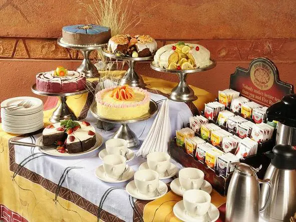 Si hay algo con lo que puede contar, es que no pasará hambre en Sossusvlei Lodge.
