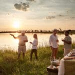 Sundowners en Sanctuary Baines'.