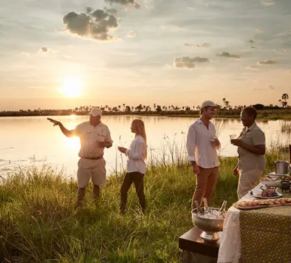 Sundowners en Sanctuary Baines'.