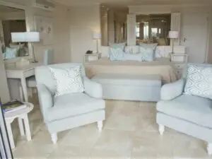 The Last Word Long Beach's six luxury suites were designed with regal comfort in mind.