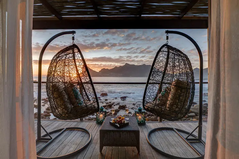 Ideal for romantics looking to be surrounded by nature.