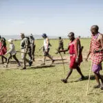 Caminata con guías masai cualificados.