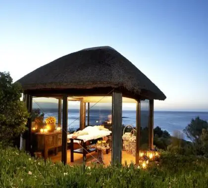 El hotel es conocido por su spa de categoría mundial: disfrute de un tratamiento con vistas al océano.