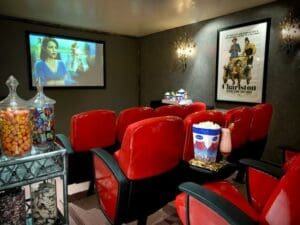 Un cine privado con palomitas es una buena alternativa para los días de lluvia.