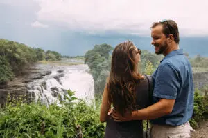 Haga una excursión al Parque Nacional de las Cataratas Victoria.