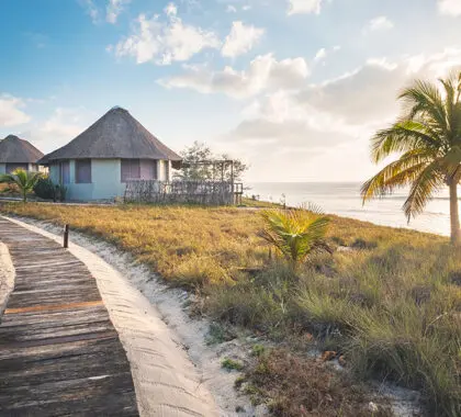 Coral Lodge provides authentic Mozambique hospitality and modern villa accommodation in a truly stunning natural Indian Ocean seascape.