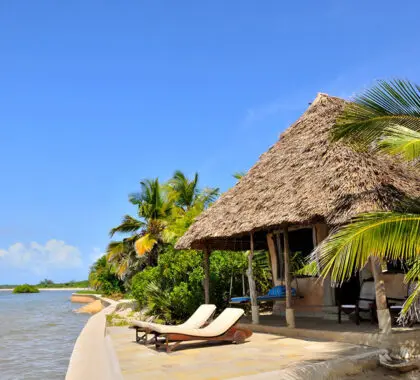 Las cabañas de Manda Bay están construidas con materiales locales.