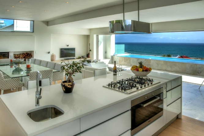 Brightside Villa is a 5-bedroom luxury home in Camps Bay.
