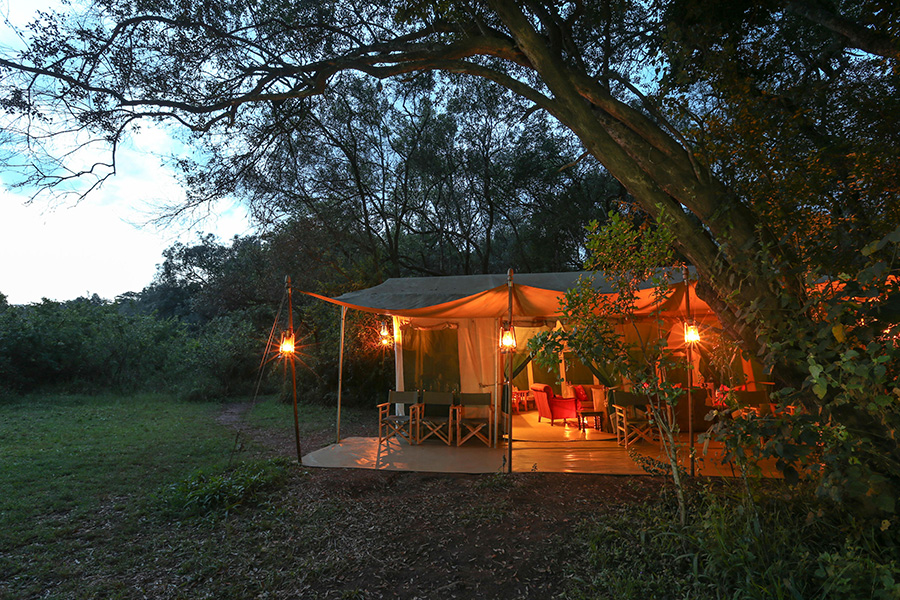 nairobie-tented-camp_mess-area-early-evening