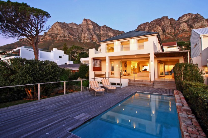 Perfectly positioned to take in the best of Cape Town’s natural splendour