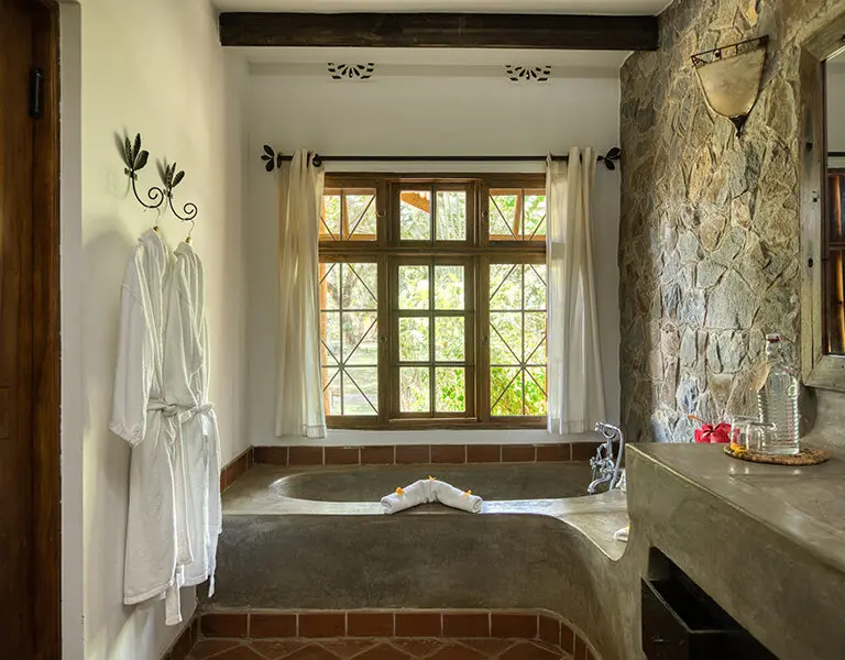 rivertrees-country-inn-garden-room-bathroom