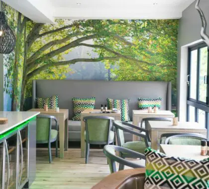 El bar salón Acorns sirve de desayunador, zona de té y bar nocturno.