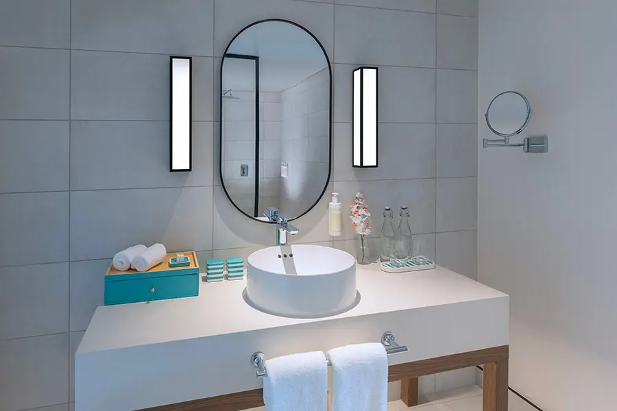 avani_plus_barbarons_seychelles_guest_room_garden_terrace_room_bathroom_1-1