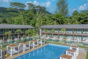 Barbarons boasts a 25m / 82ft swimming pool - a marvellous place to unwind and lounge the days away.