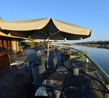 The restaurant serves delicious breakfasts, light lunches and hearty buffet dinners.