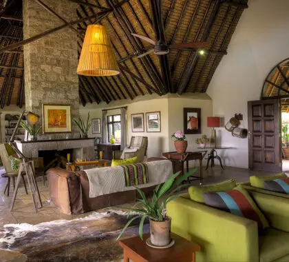 Sala de estar de la cabaña principal.