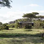 Exterior de la tienda de invitados.