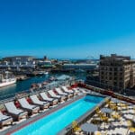 Tome el sol en la azotea, que ofrece vistas de 360º de Ciudad del Cabo.