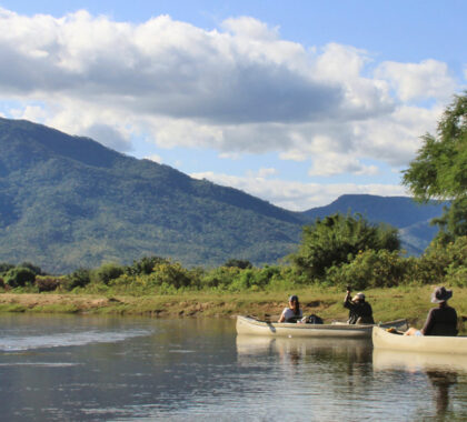 banner-things-to-see-do-lower-zambezi-canoeing