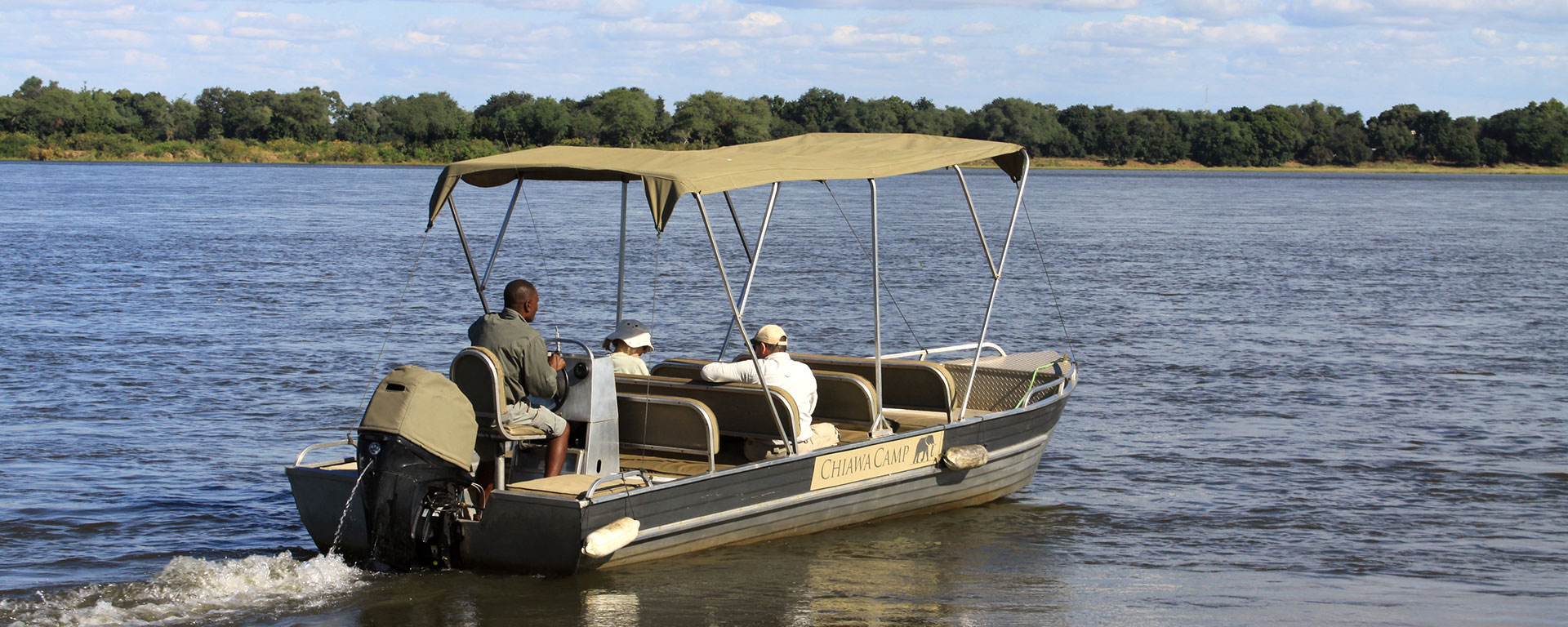 things-to-see-do-lower-zambezi-boating