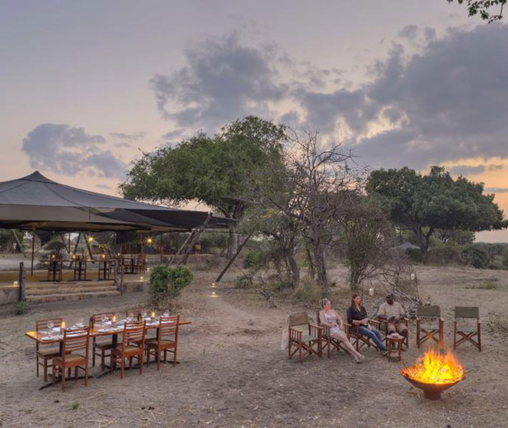 sundowners_and_dinner_under_the_stars_at_roho