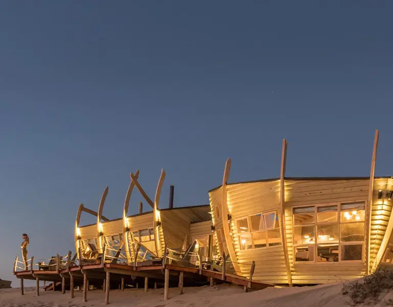 shipwreck-lodge-main-area_2
