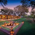 La impresionante hoguera hundida de Tengile River Lodge.