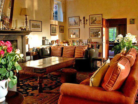 Deloraine is intimate and provides a relaxed family atmosphere in a 1920’s manor house.