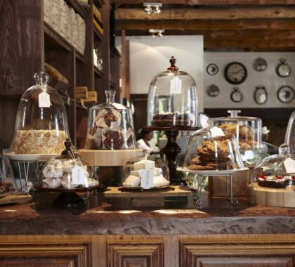 Alphen Boutique Hotel has a magnificent spread of rich pastries and desserts – the perfect complements to your afternoon tea.