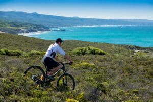 Bicicleta de montaña en la reserva natural de Hoop.